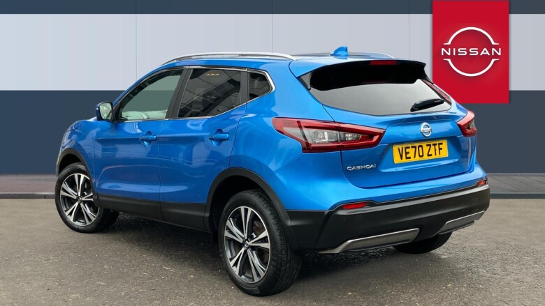 Nissan Qashqai 1.3 DiG-T N-Connecta 5dr [Glass Roof Pack] Petrol Hatchback